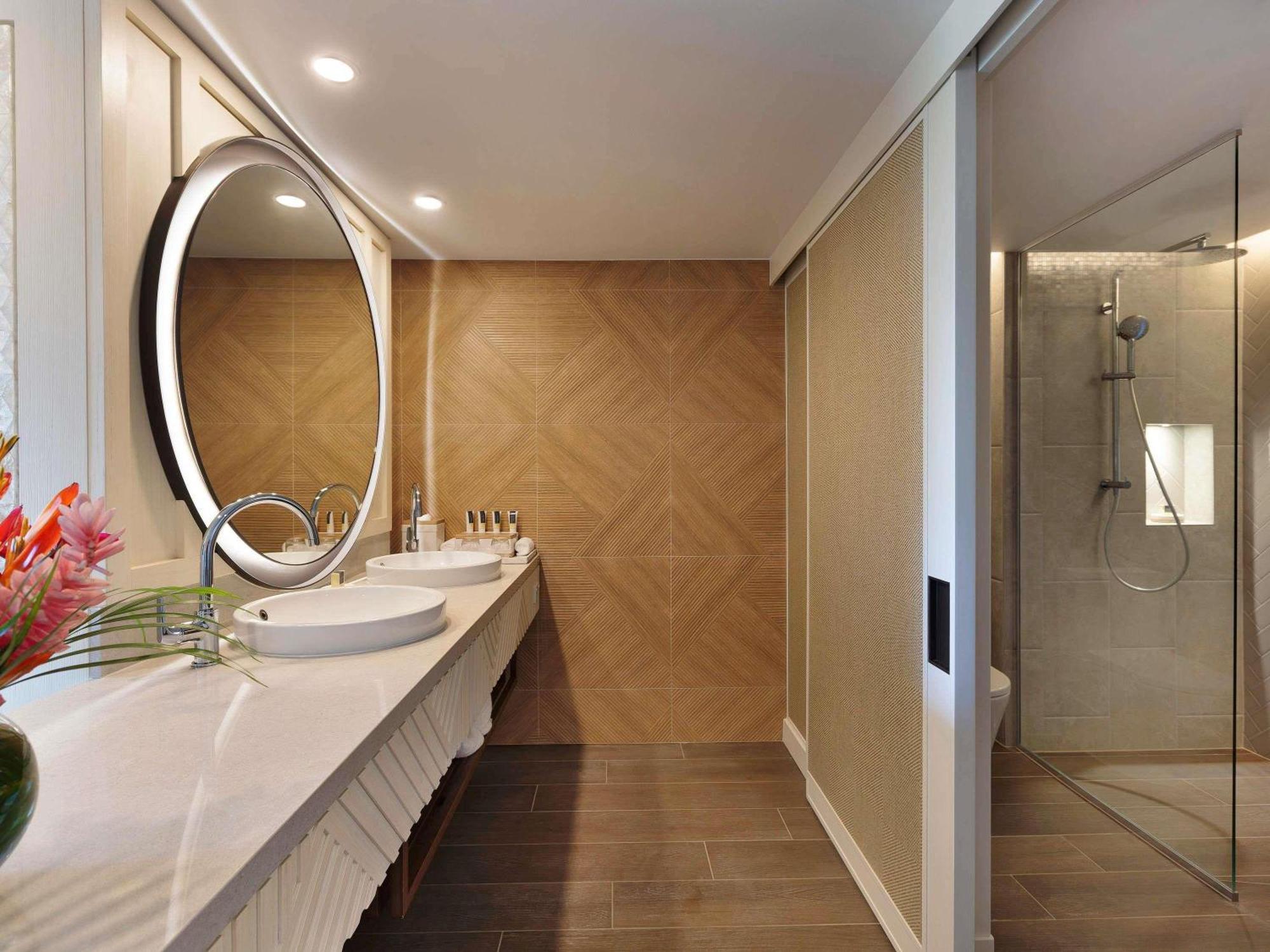 Luxury King Room Beach Club Access,1771733576:JPEG